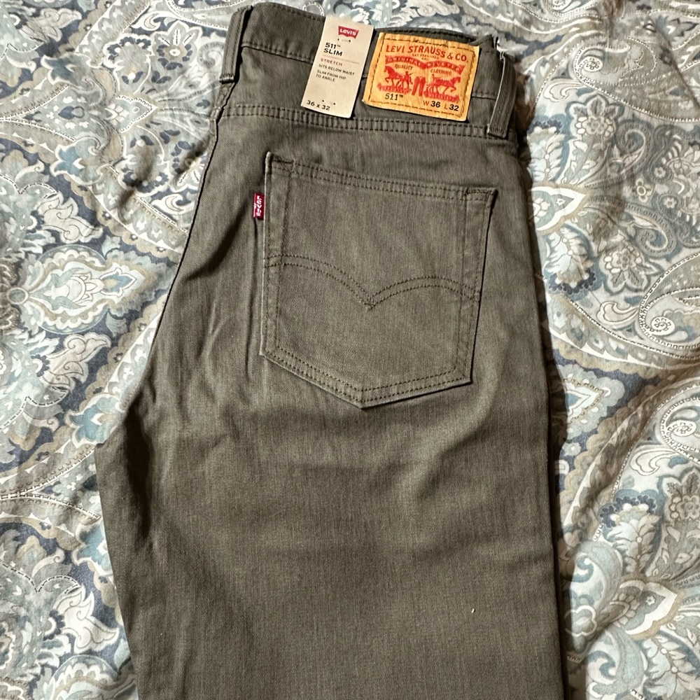 Levi brown jeans